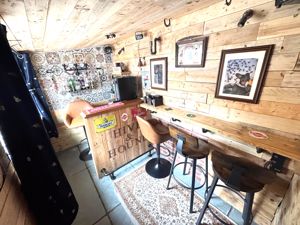 Photo 16- click for photo gallery